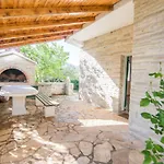 Дом отдыха House Pool House By The Sea Пировац