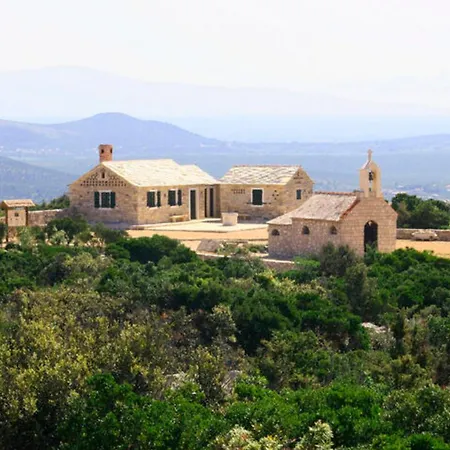 House By The Sea * Pirovac