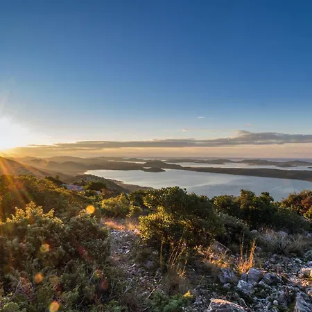 House By The Sea Nyaraló Pirovac