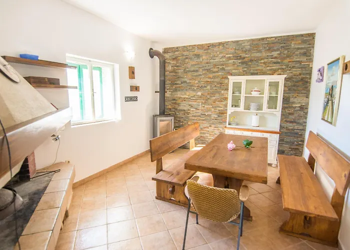 House By The Sea Pirovac