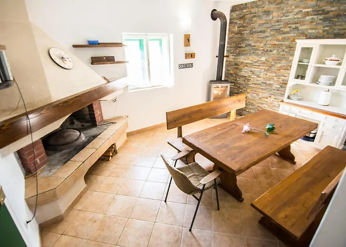 House By The Sea Pirovac