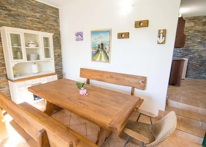 Nyaraló House By The Sea *