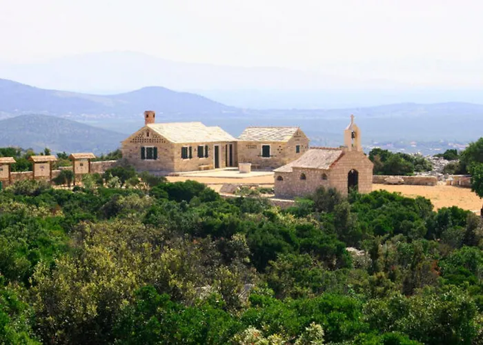 House By The Sea * Pirovac