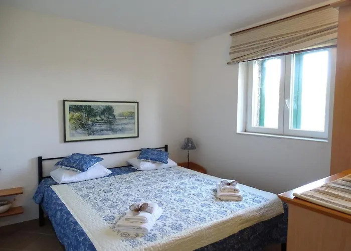 House By The Sea Nyaraló Pirovac